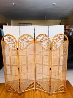 JAPAN SURPLUS 4 PANEL RATTAN PARTITION IN GOOD CONDITION  SIZE: 62.4L x  59H inches Code 0017