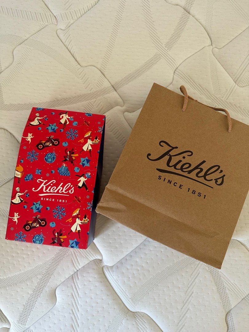 Kiehls Gift Set (Category: Face Care) located in Cainta. Submitted by heysistermnl (Listing ID 1301684420, Image 1). Description: .