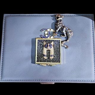 (Category: ) located in . Submitted by WildlyInStock (Listing ID 1301806880, Image 1). Description: .