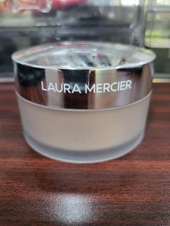 Laura Mercier Translucent Loose Powder Light Catcher