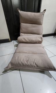 Lazy Sofa Chair w/ Pillow