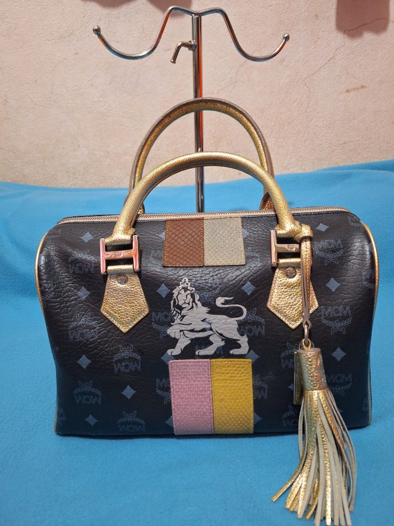 MCM Doctors Bag (Category: Luxury Bags & Wallets) located in Consolacion. Submitted by janwilpnp (Listing ID 1301721542, Image 1). Description: ❗️Selling my Preloved Bag❗️ Original MCM Silver hardware po Size:Medium L=12" W=7" H=8" Minimal signs of use lang. Basta gwapa jud sya. *Of course Masulod ang Glock* DM me to avail. ❗️Hindi naman mahal ang magkaroon ng Mahal na Bag.PM mo lang ako❗️.