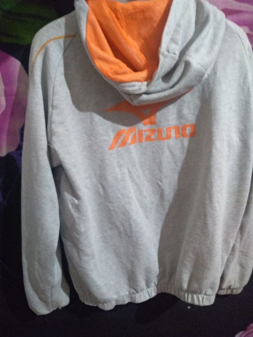 Mizuno baseball hoodie Fesyen Pria Pakaian Baju Luaran di Carousell