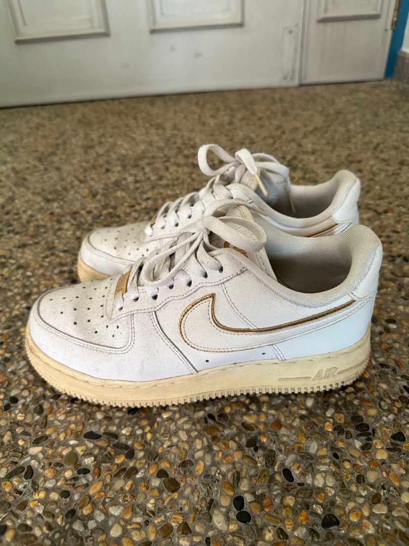 Nike air force 1 with gold tick clearance