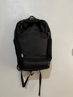 PACKSAFE VIBE 20L ECONYL BACKPACK. Like new. 100 percent authentic