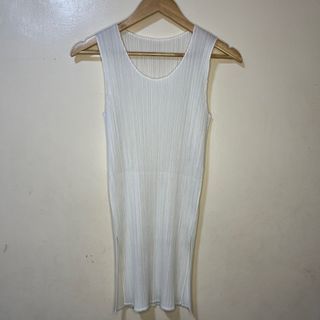 Pleats Please - Issey Miyake Side Slit White Sleeveless Dress