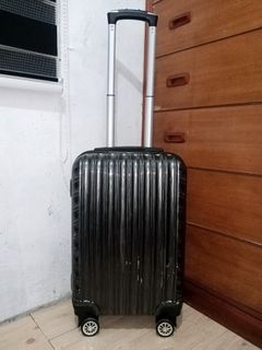 Pre-loved Lightweight Carry-on Luggage