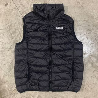 PUFFER VEST IN EXCELLENT CONDITION FITS SMALL TO MEDIUM FRAME