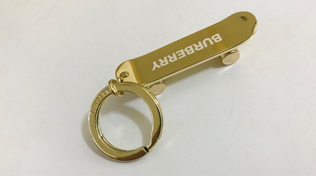 Ready stock Burberry Her Gift Skate Charm keychain