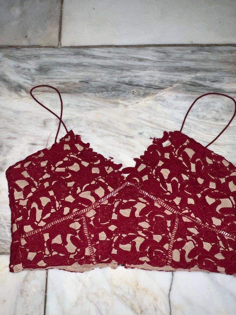 Red Lace Crop Top (Category: Sleeveless) located in Manila. Submitted by declutterbyaly_ (Listing ID 1301743382, Image 1). Description: - Can fit medium to large frames - no flaws - 10/10 condition - double lining .