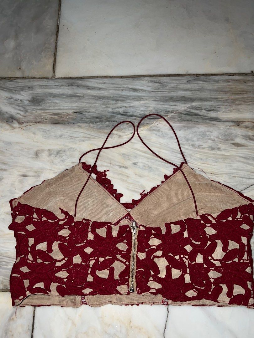 Red Lace Crop Top (Category: Sleeveless) located in Manila. Submitted by declutterbyaly_ (Listing ID 1301743382, Image 2). Description: - Can fit medium to large frames - no flaws - 10/10 condition - double lining .