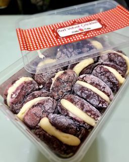 Red Velvet Crinkles with Creamcheese
