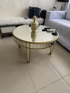 Round center coffee table