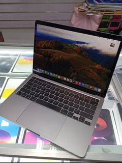 Rush MacBook pro 2022 M2 chip 60k only