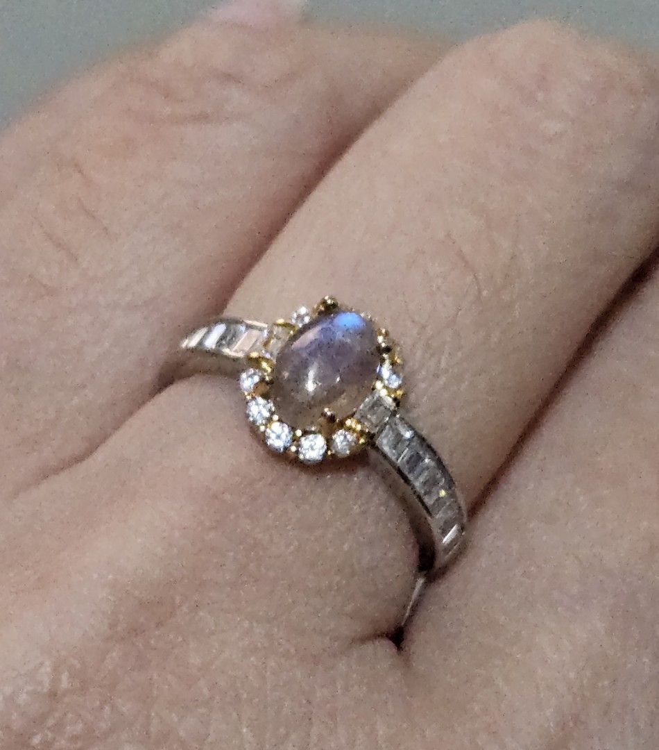 S925 White Moonstone Engagement Ring (Category: Announcements) located in Cainta. Submitted by Kahi0410 (Listing ID 1301746228, Image 2). Description: Natural White Moonstone -strong blue flash Silver 925 Cabochon 7x5mm Adjustable Ring Set Hypoallergenic Safe for acidic and sensitive skin.