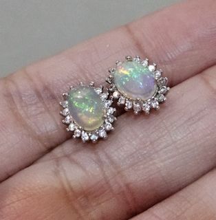 S925 White Opal Stone Flower Earrings