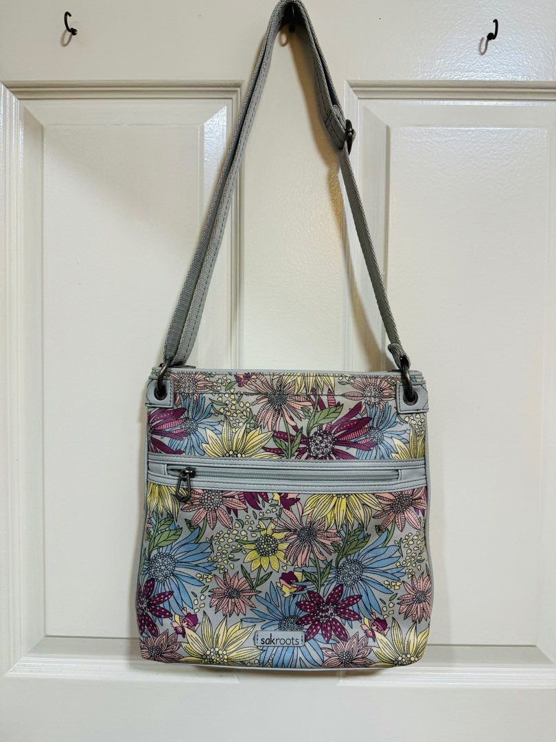 SAKROOTS sling bag Women s Fashion Bags Wallets Cross body Bags on Carousell