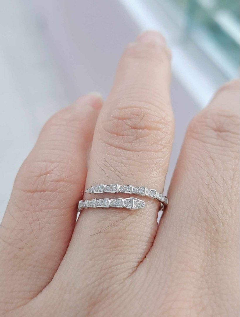 Serpentine Ring in 18Karat Gold Setting (Category: Rings) located in Davao. Submitted by jewelrybox_cezsupera. (Listing ID 1301794978, Image 2). Description: P6,450 Moissanite Serpentine Ring ⭐️Real Gold 18Karat ⭐️Pawnable ⭐️Solid Gold ⭐️Positive to Diamond Tester ⭐️With Certificate of Authenticity ⭐️White and Yellow Gold Available.