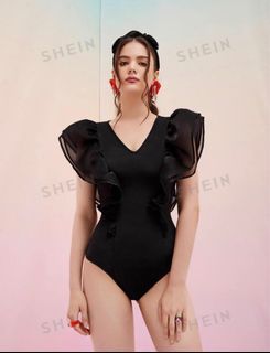 SHEIN Modely Layered Trim Solid Bodysuit