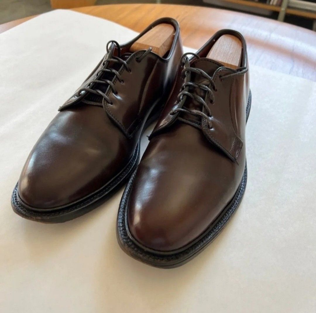 Burgundy shell toe clearance