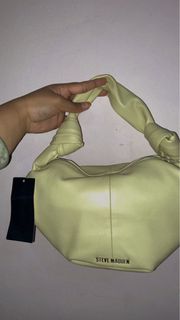 (Category: ) located in . Submitted by bella_azlan (Listing ID 1301734998, Image 1). Description: .