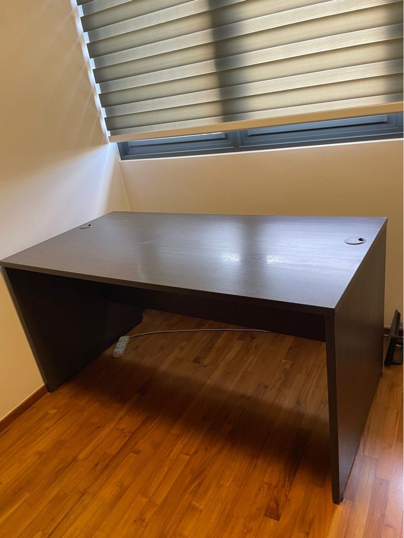 Study Table (Category: Tables & Sets) located in Singapore. Submitted by bella_sunnyday (Listing ID 1301766029, Image 1). Description: .