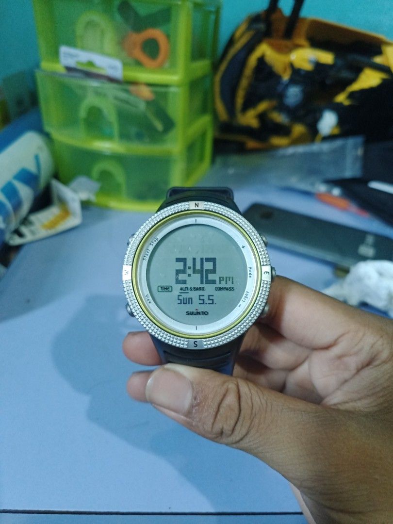 Suunto core green light