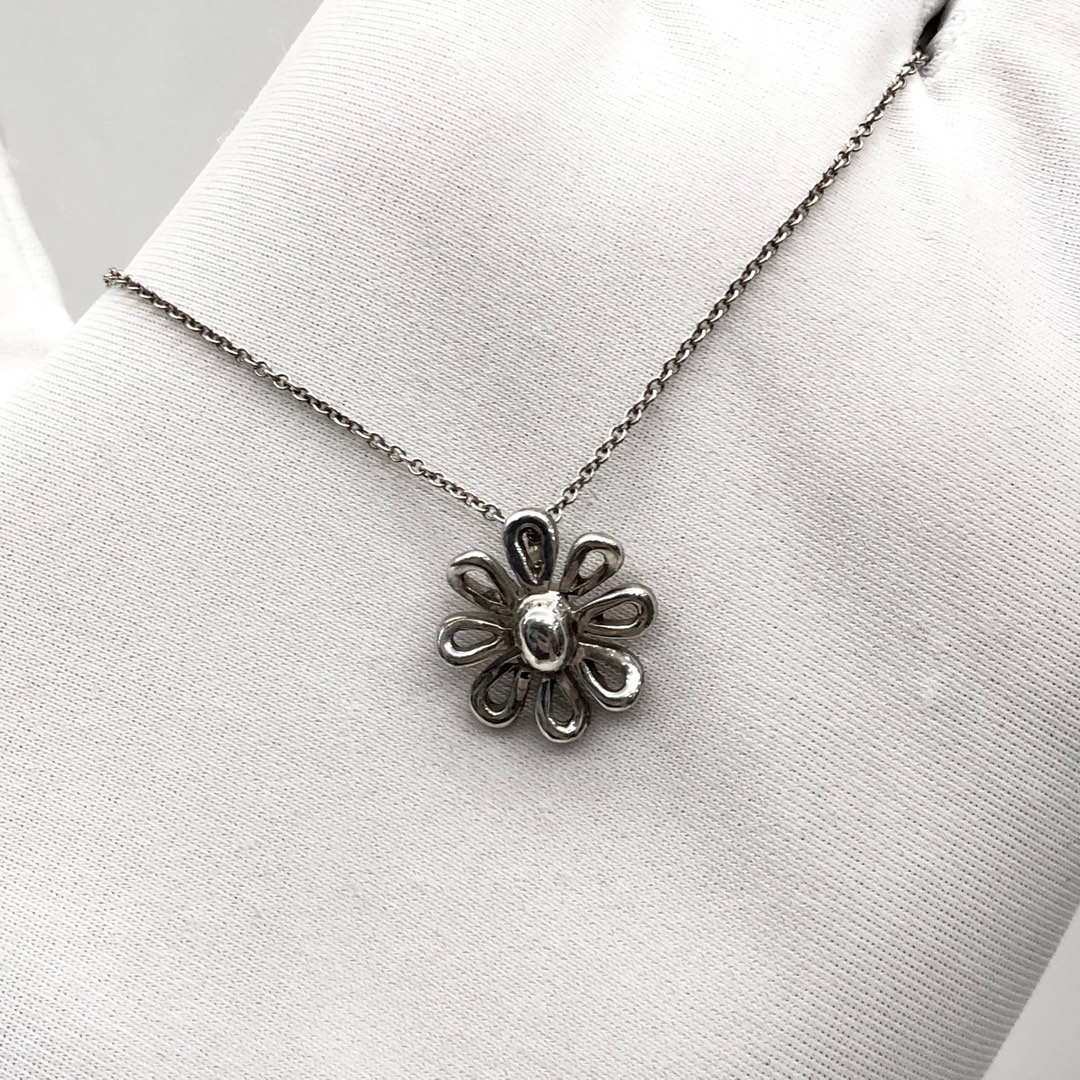 TIFFANY CO. SV925 3.5G DAISY NECKLACE 247021634 Luxury Accessories on Carousell