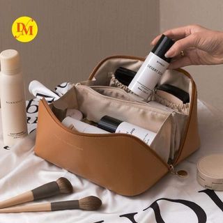 Travel make up pouch