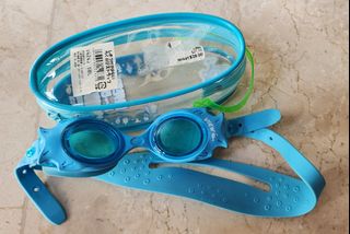 (Category: ) located in . Submitted by decluttering2000 (Listing ID 1301668724, Image 1). Description: .