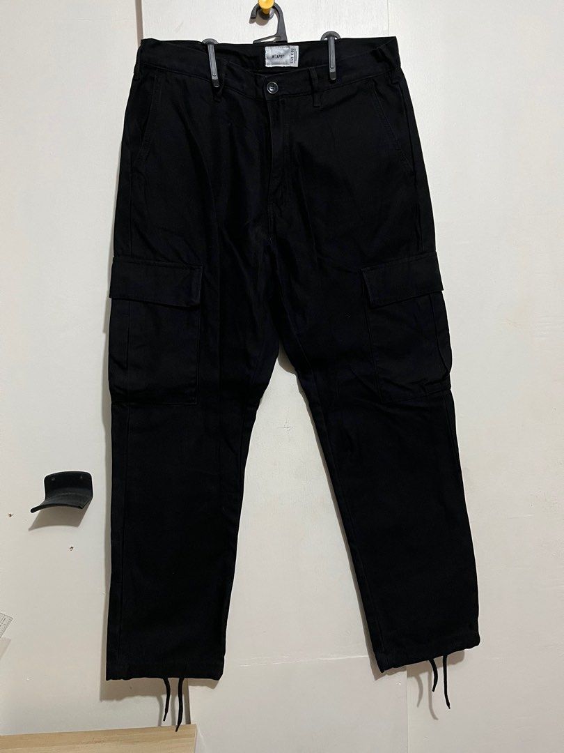 WTAPS Black Cargo Pants (Category: Joggers) located in Quezon City. Submitted by oldbutgold1995 (Listing ID 1301823863, Image 1). Description: Condition: 10/10 Color: no fading Size: W: 30in L: 38.5in.