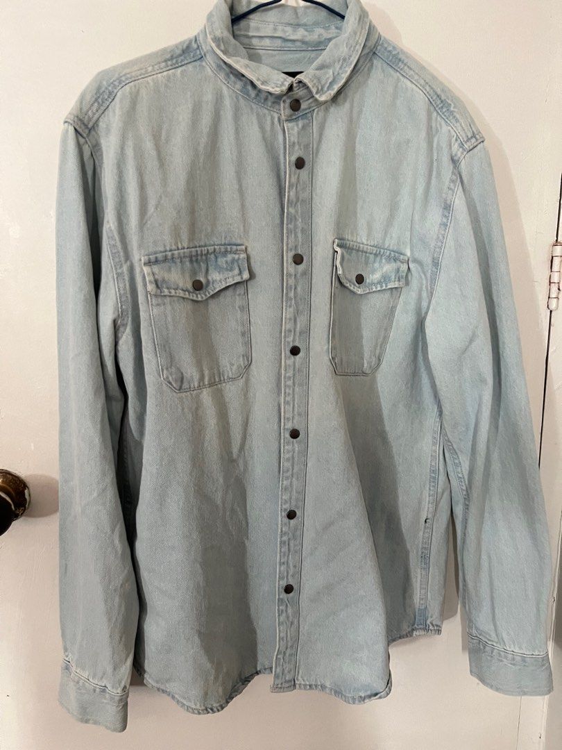 Zara Denim Polo (Category: Tshirts & Polo Shirts ) located in Las Pinas. Submitted by pixterspb (Listing ID 1301674794, Image 2). Description: Denim Polo With floral design at the back Unused Limited edition Relaxed fit.