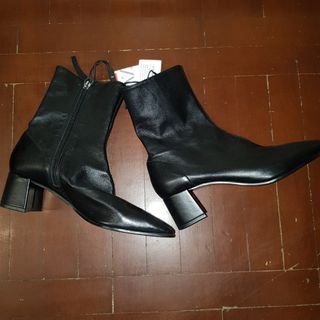 Zara genuine leather Black Boots New