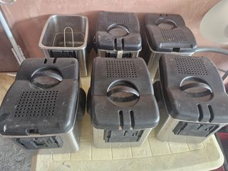 6pcs food container or deepfryer (not sure) Microwave oven and coffee maker