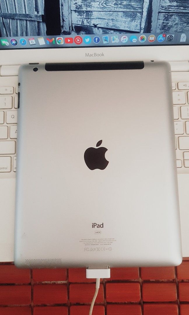 Apple iPad 3 MAX64gb Smooth Wifi For Kiddos (Category: iPad) located in Cavite. Submitted by jmy826 (Listing ID 1301883765, Image 2). Description: Apple iPad 3 Max64gb Wifi good for your Kids and for you too! Mint condition as new, No scratches, dents Bezel Color, White Retina display 9.7-inch (diagonal) LED-backlit Multi-Touch display w/ IPS technology 2048-by-1536 resolution at 264 pixels per inch (ppi) Fingerprint-resistant oleophobic coating.