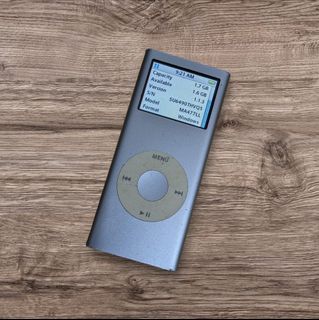 Apple iPod Nano 2nd Gen Silver (2gb)