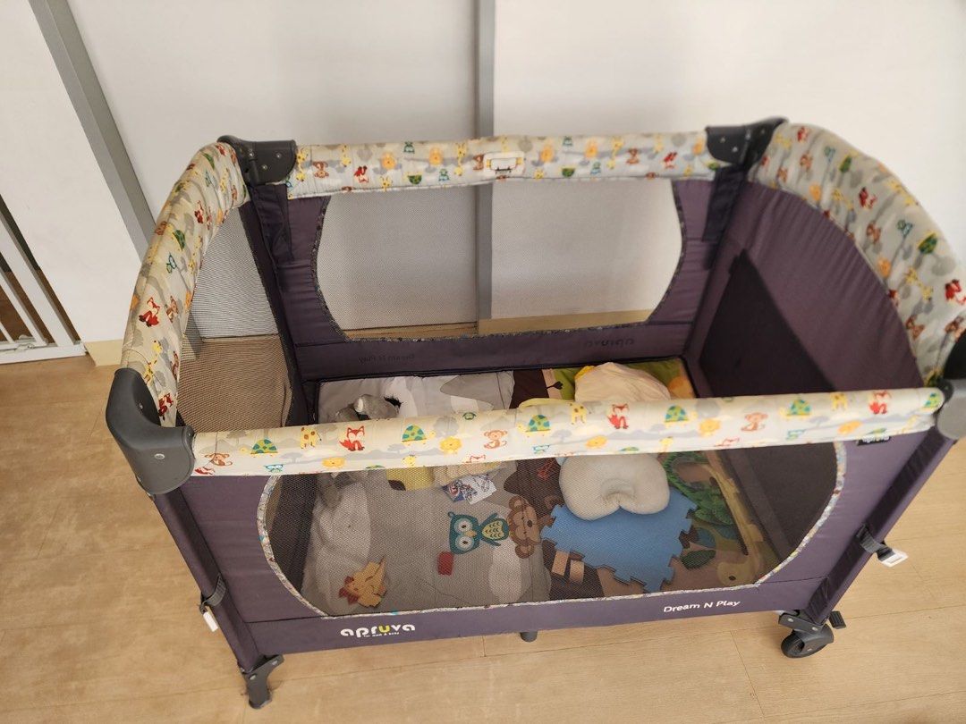 Apruva Dream N Play Crib and Sleeper (Category: Cots & Cribs) located in Quezon City. Submitted by gg_1189 (Listing ID 1301966352, Image 2). Description: This was gently used but may need a bit of cleaning due to dust and yellowing. Original price was around 5,000 PHP. .