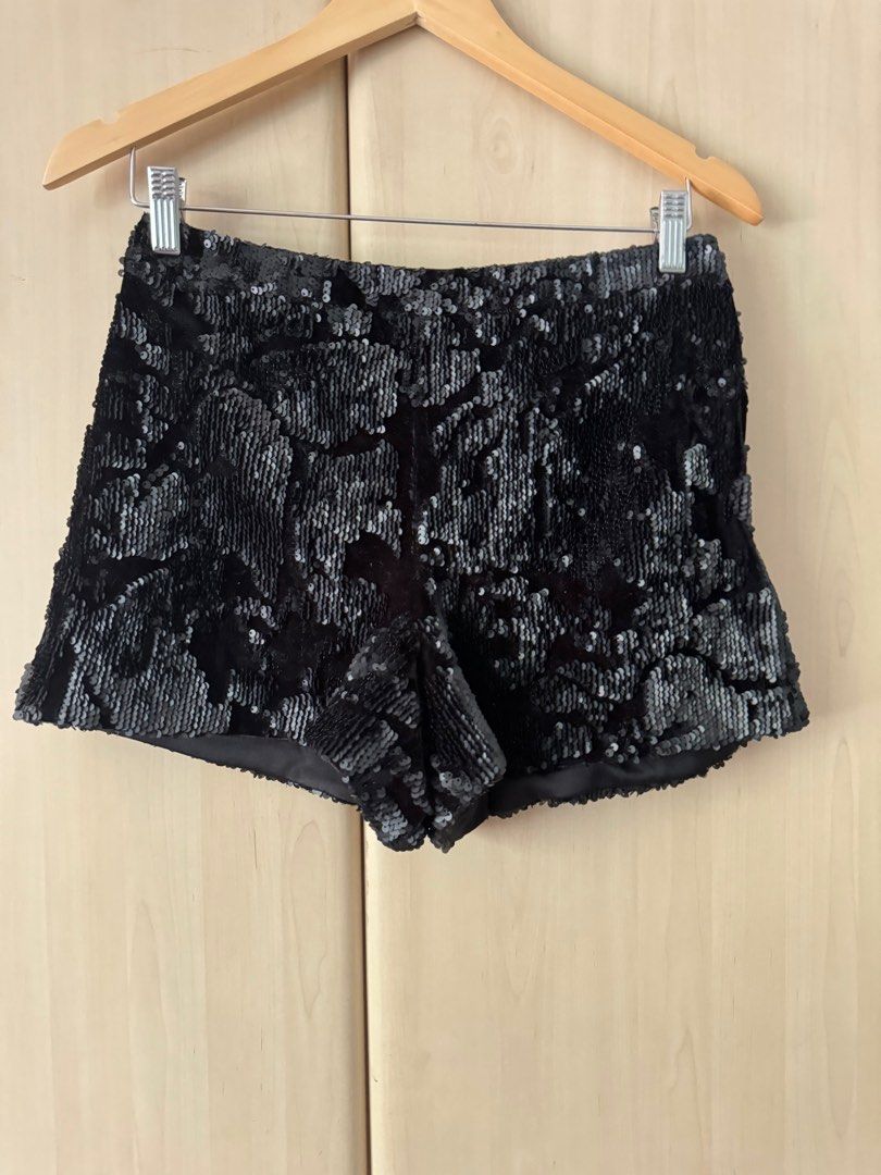 AUTH TOPSHOP BLACK SEQUINS DECENT FIT AND SEXY LOOK SHORTS Women s Fashion Bottoms Shorts on Carousell