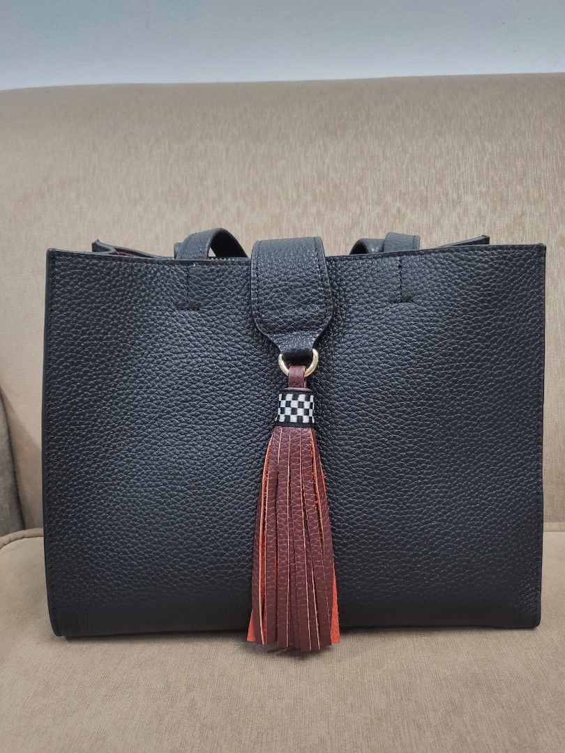 Authentic Charriol Leather bag (Category: Luxury Bags & Wallets) located in Manila. Submitted by bagsstuffmanila (Listing ID 1301879553, Image 2). Description: AUTHENTIC CHARRIOL BAG Genuine Leather 2 way bag ( handbag + long strap).