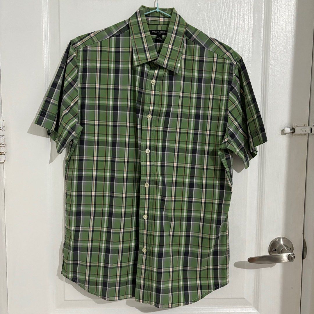 Banana Republic Green Checkered Polo (Category: Tshirts & Polo Shirts ) located in Quezon City. Submitted by jemgemsph (Listing ID 1301951459, Image 1). Description: Banana Republic Original Small No issues No flaws Store bought.