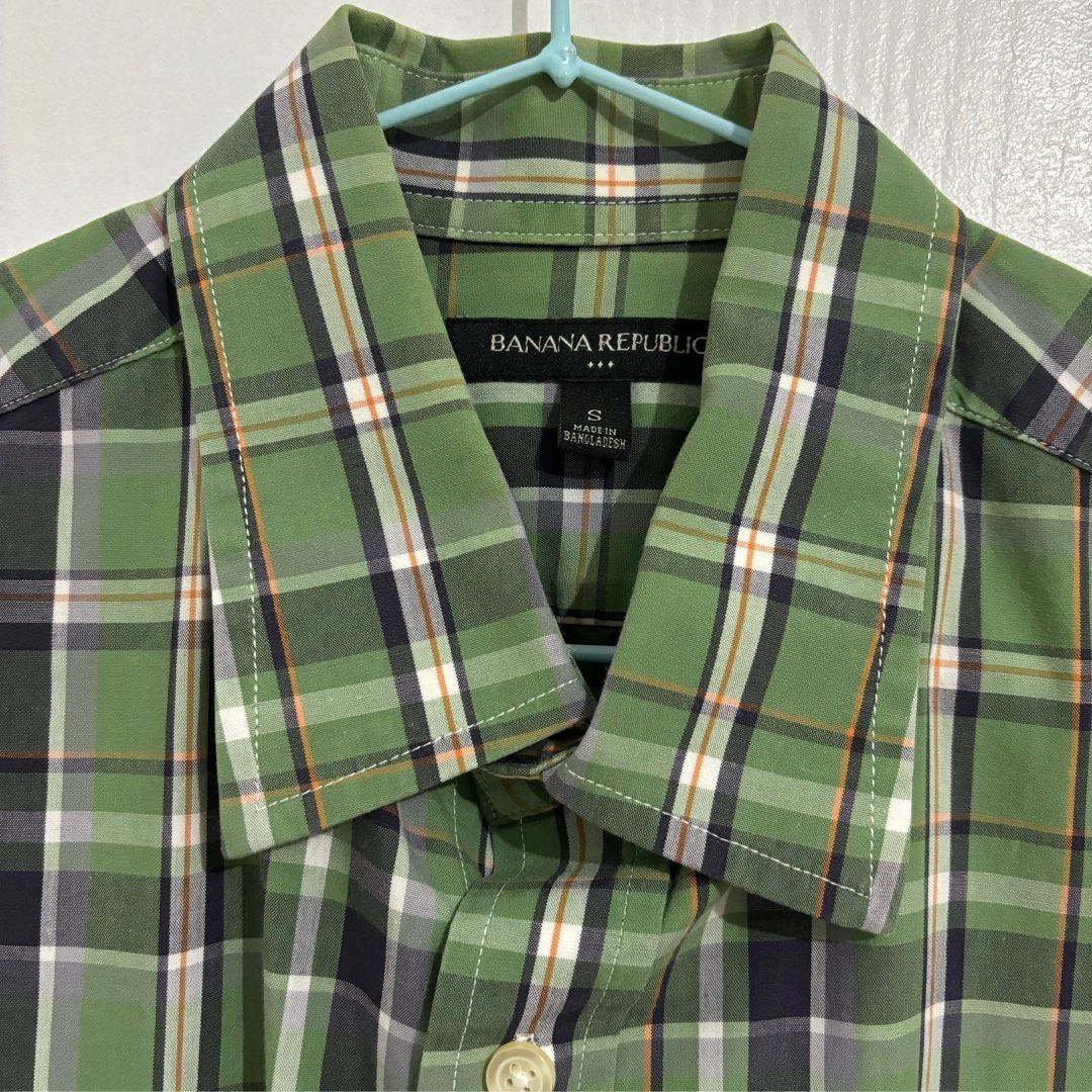 Banana Republic Green Checkered Polo (Category: Tshirts & Polo Shirts ) located in Quezon City. Submitted by jemgemsph (Listing ID 1301951459, Image 2). Description: Banana Republic Original Small No issues No flaws Store bought.