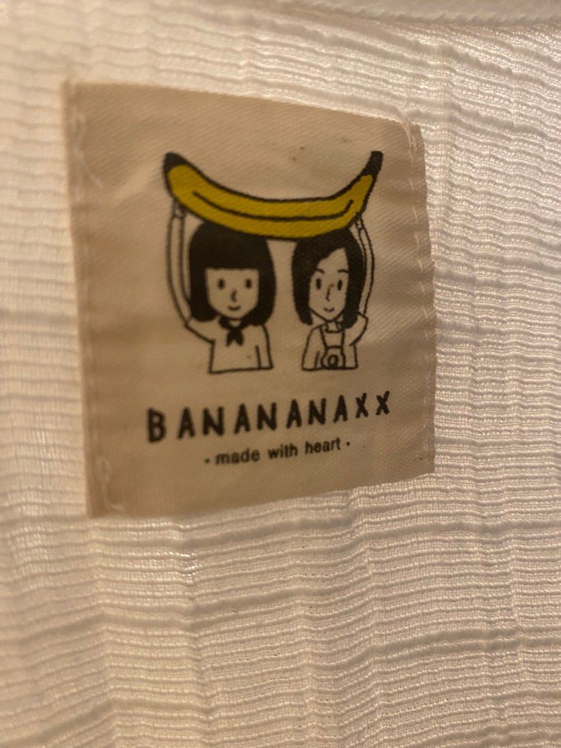 Banananaxx tee & 開叉連身裙 （分類：連身裙）位於 Hong Kong。 由 lelelemon 提交（商品編號 1301995700，圖片 2）。簡介： Chest 96cm Length 105cm。