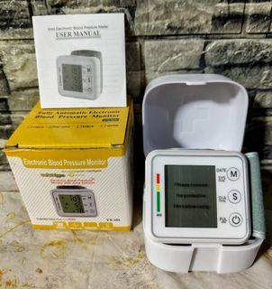 BNEW ELECTRONIC BLOOD PRESSURE MONITOR W/CASE  (FREE BATTERY)