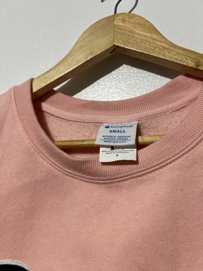Champion Pullover (Category: Coats, Jackets and Outerwear) located in Makati City. Submitted by jetjets (Listing ID 1302004741, Image 3). Description: Legit/Authentic Once lang nagamit small for womens plus SF.