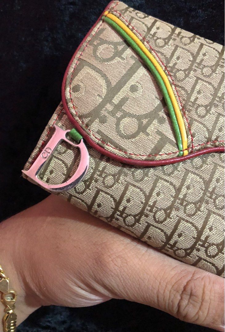 Christian dior saddle wallet 4x7 authentic (Category: Luxury Bags & Wallets) located in Manila. Submitted by marisianshop (Listing ID 1301860172, Image 2). Description: Christian dior saddle wallet 4x7 authentic.