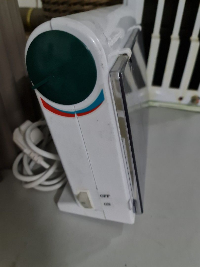 Clean and Easy cartridge wax warmer (Category: Hair Removal) located in Caloocan City. Submitted by 211sc (Listing ID 1301963845, Image 2). Description: working cartridge wax warmer. original Clean and Easy. bought November 2019, used for 4 months then pandemic hit. re used September 2021 till May 2023. needs cleaning. can be cleaned using baby oil. original price 7500 set..