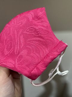 Cloth mask (pink textured)