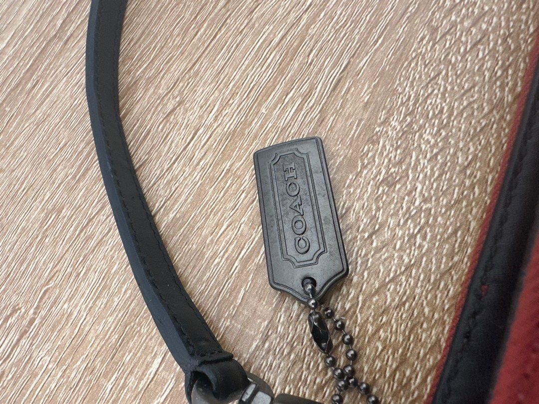 Coach Mercer Demi Handbag (Category: Purses & Pouches) located in Cabuyao City. Submitted by HelloSunshineDeclutters (Listing ID 1302039534, Image 3). Description: Coach Mercer Demi Zip Handbag Vintage (1999) In pristine condition except for the slight discoloration at the back The gunmetal colored hangtag has a few tarnishing as well due to storage. Please see photos to appreciate Mop: BDO, BPI, Gcash Lalamove or LbC.