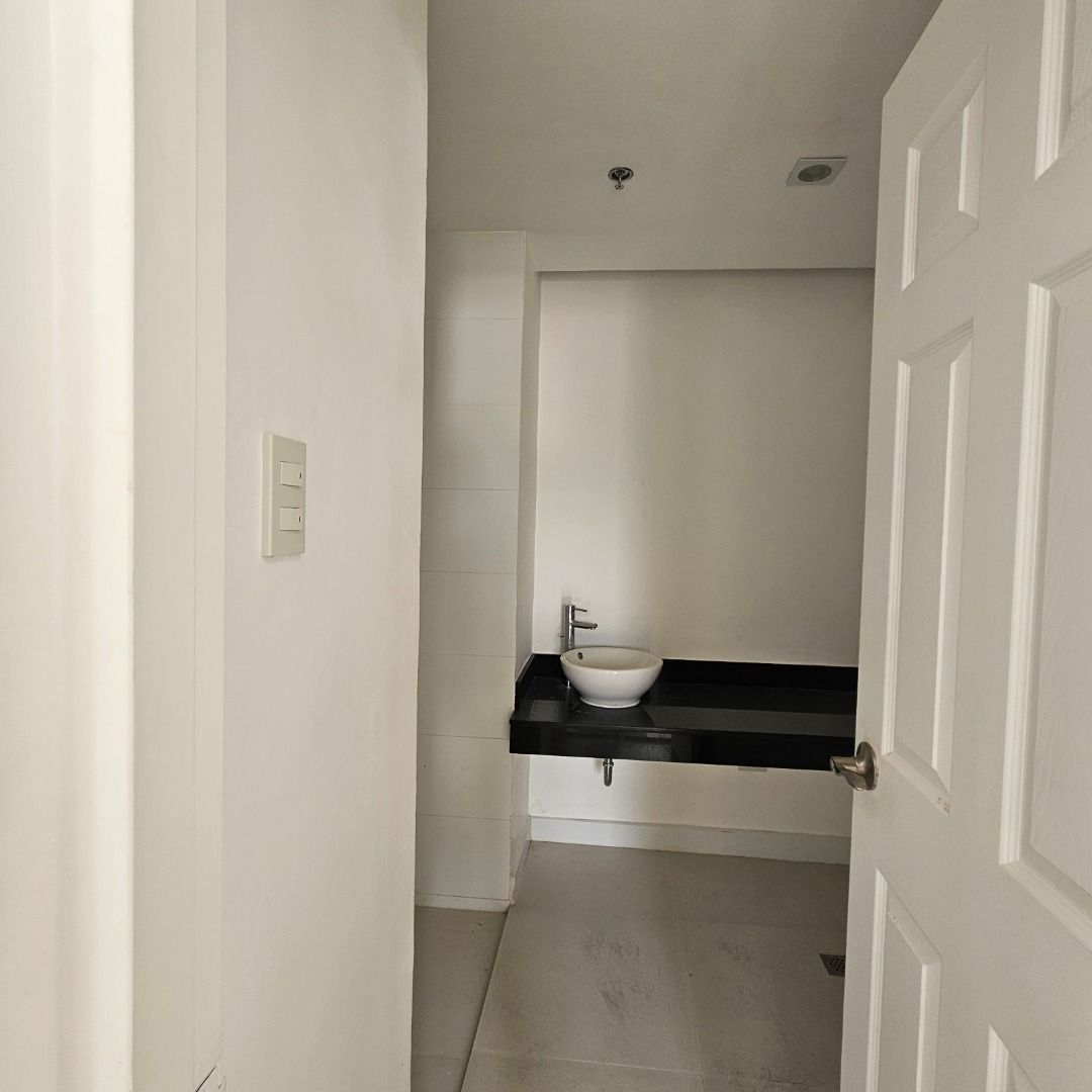 Condo For Lease in One Pontefino Tower, Batangas City, Property