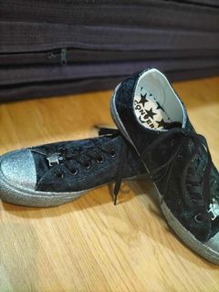 miley cyrus converse View all miley cyrus converse ads in Carousell Philippines